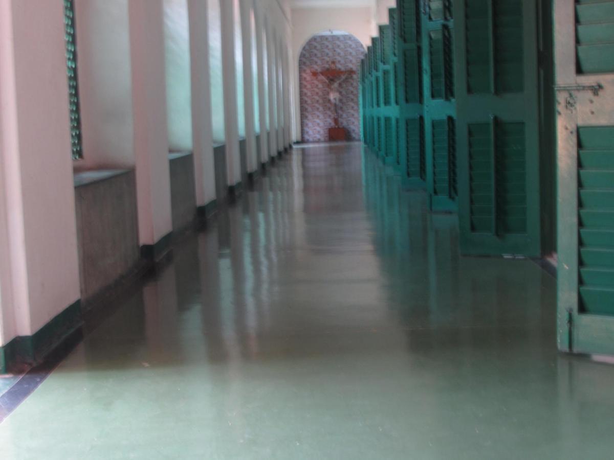 Ywca Gallway Guest House Καλκούτα Εξωτερικό φωτογραφία