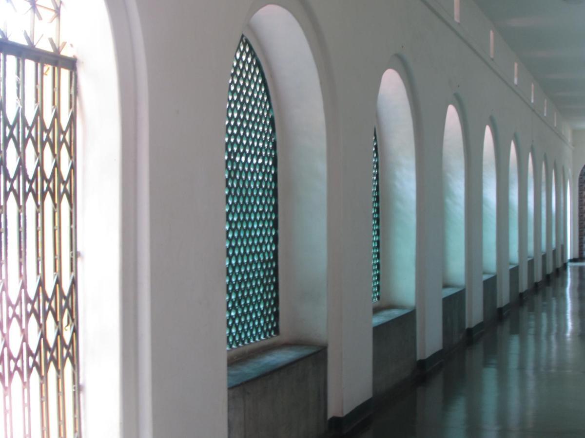 Ywca Gallway Guest House Καλκούτα Εξωτερικό φωτογραφία